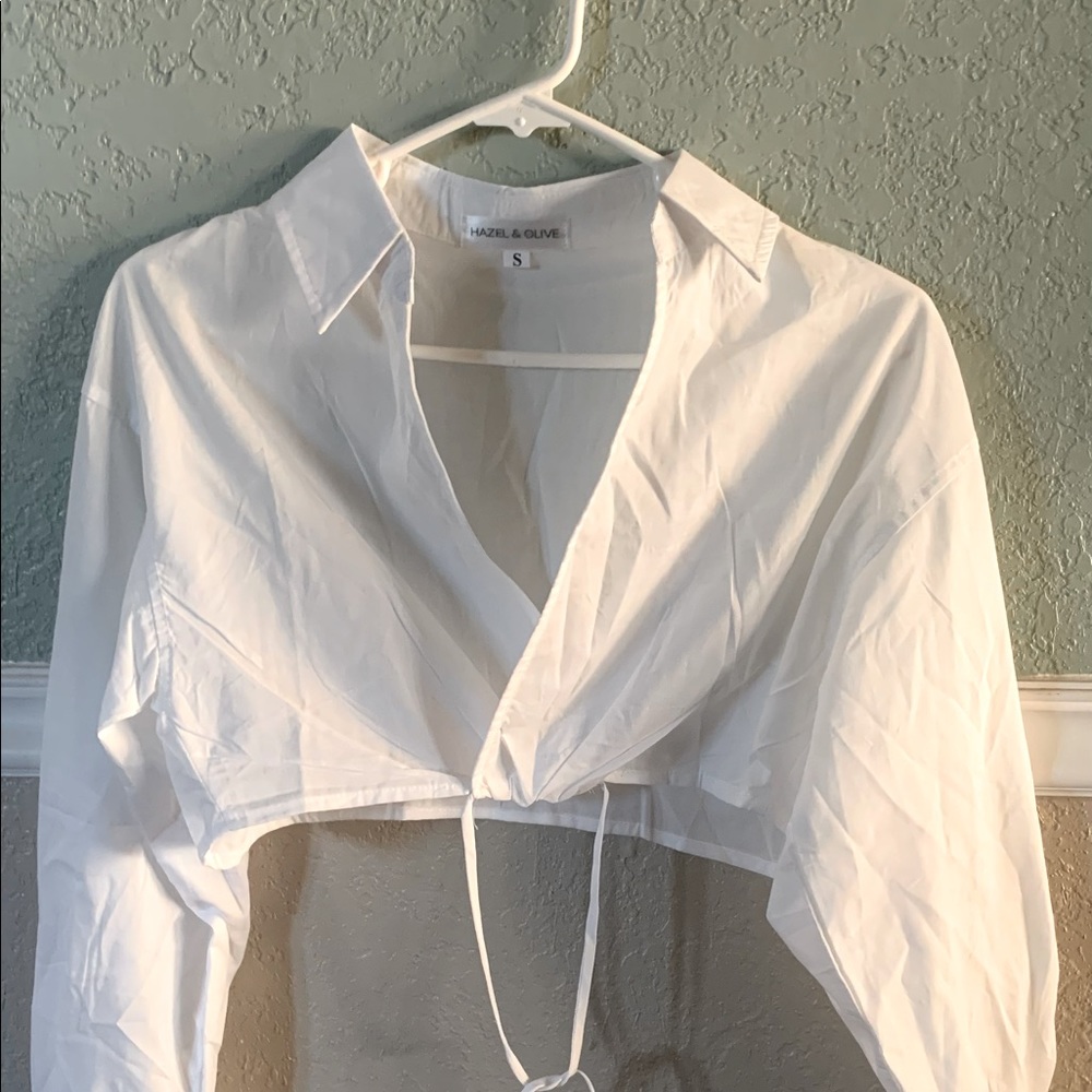 Hazel & Olive- White cropped shirt top, ties around waist.